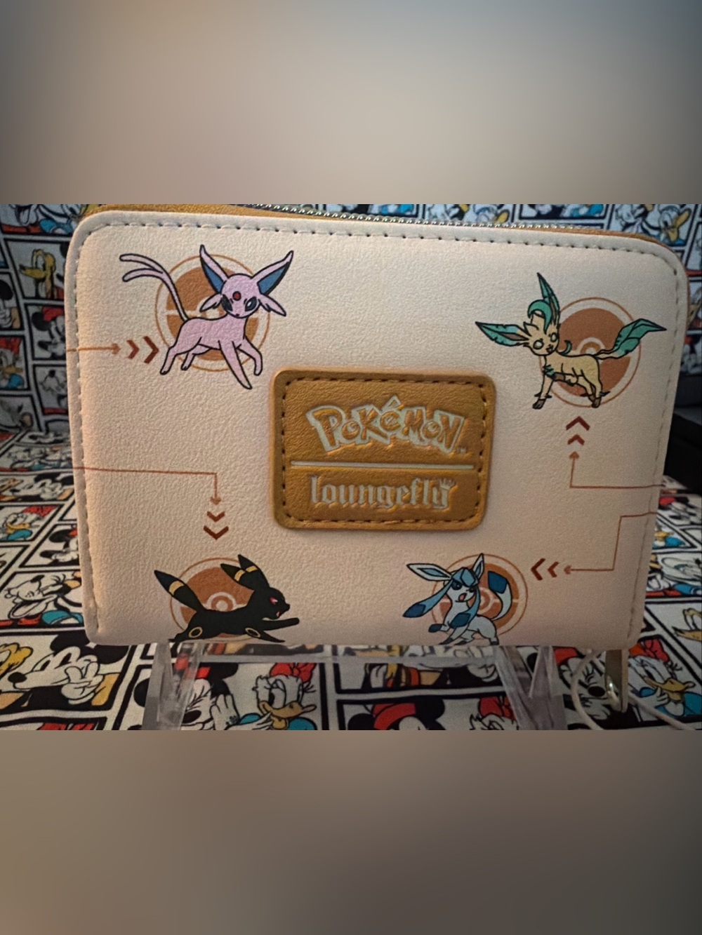 Pokemon Loungefly Eeveelutions Eevee Umbreon Sylveon Flareon Wallet 2026 NWT - Picture 4 of 4